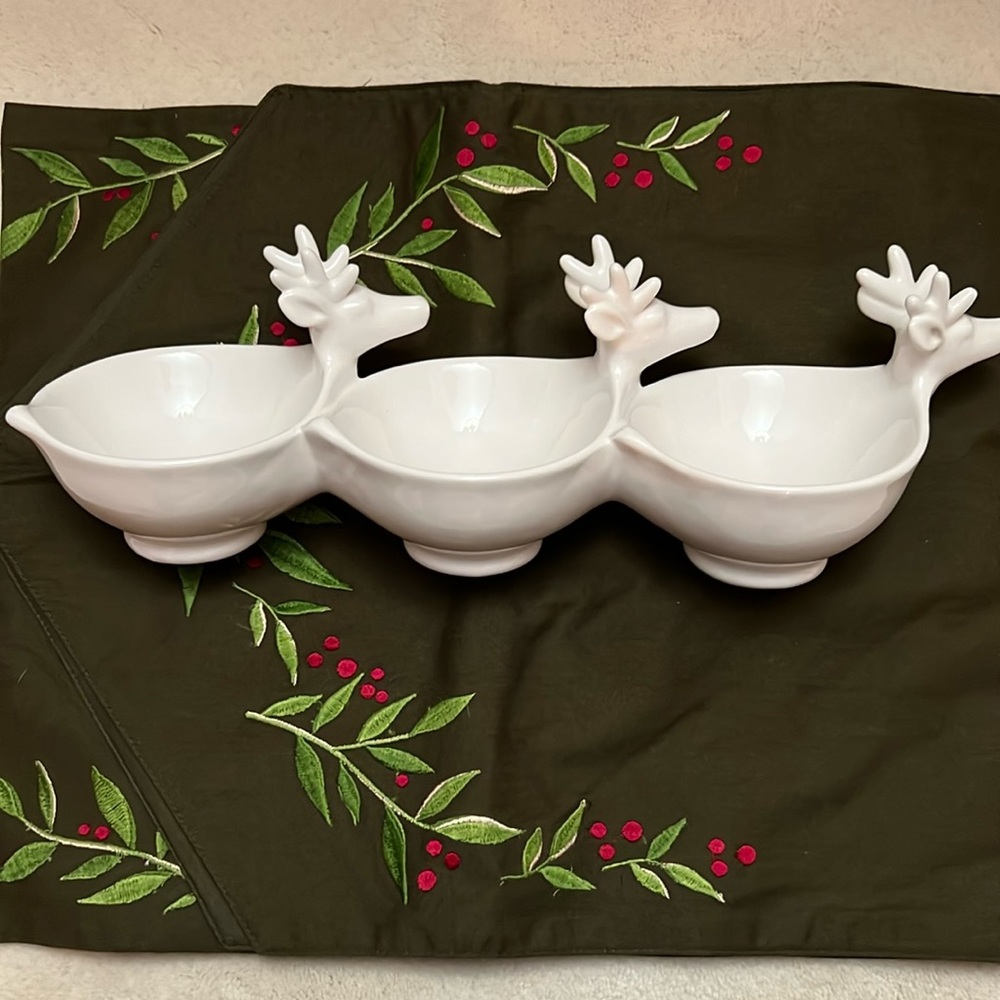 3 cup reindeer servings dish